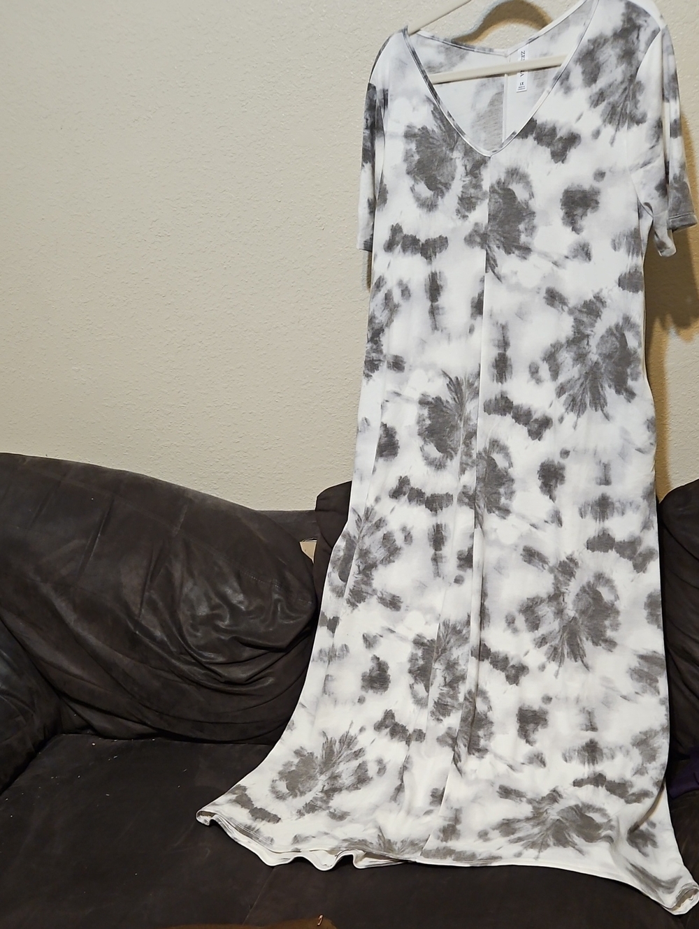 Zenana Outfitters White and Gray Tie-Dye V-Neck Maxi Dress